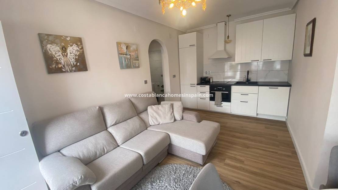 Resale - Semi - Detached Villa - La Florida