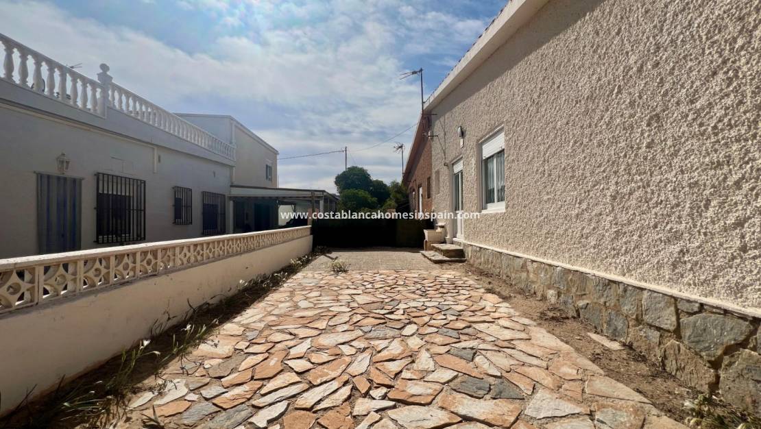 Resale - Semi - Detached Villa - LA MATA