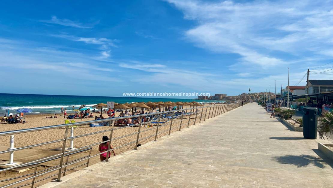 Resale - Semi - Detached Villa - LA MATA