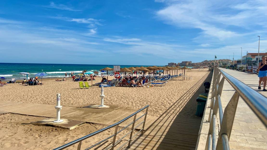 Resale - Semi - Detached Villa - LA MATA