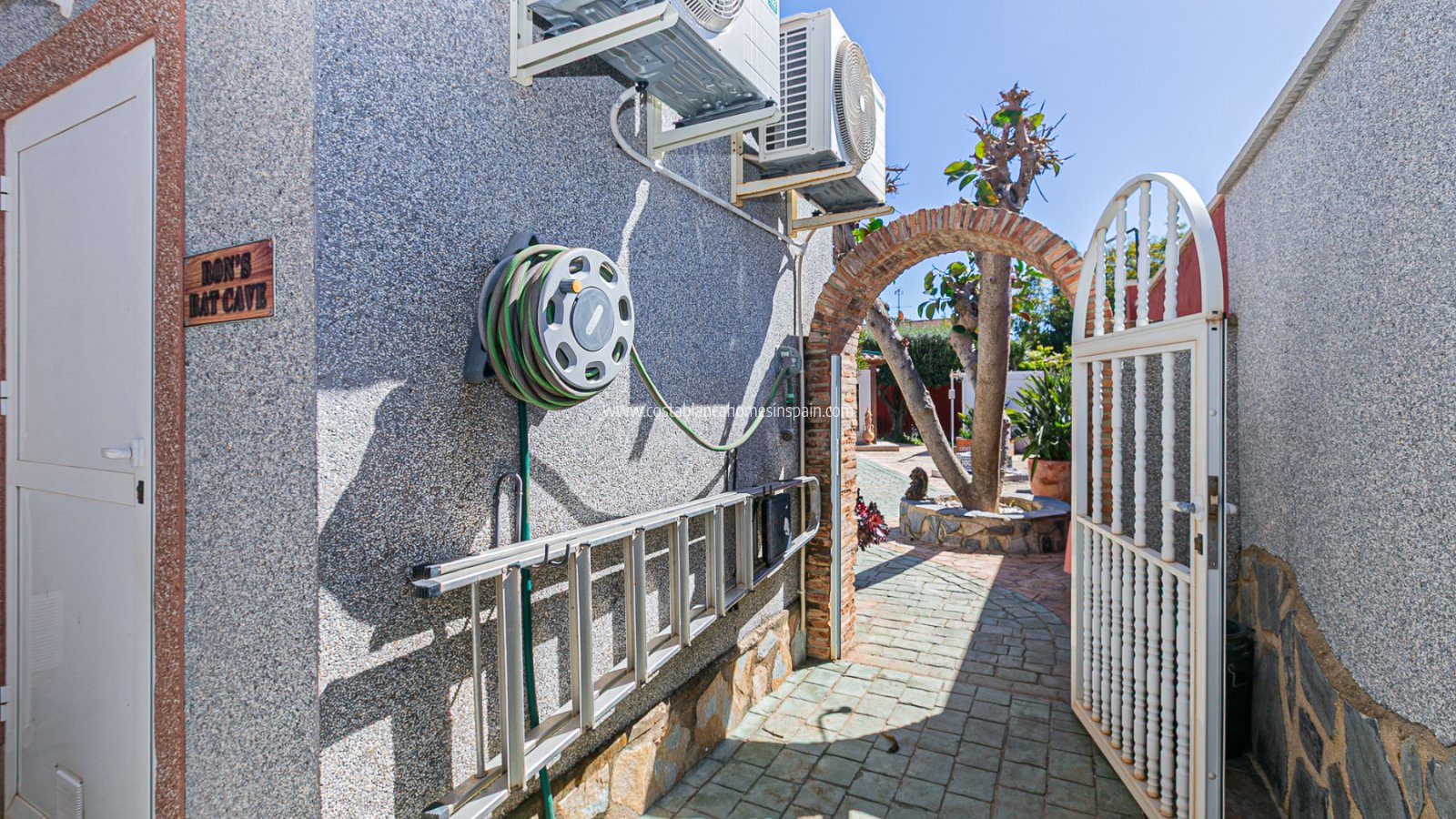 Resale - Semi - Detached Villa - Los Balcones