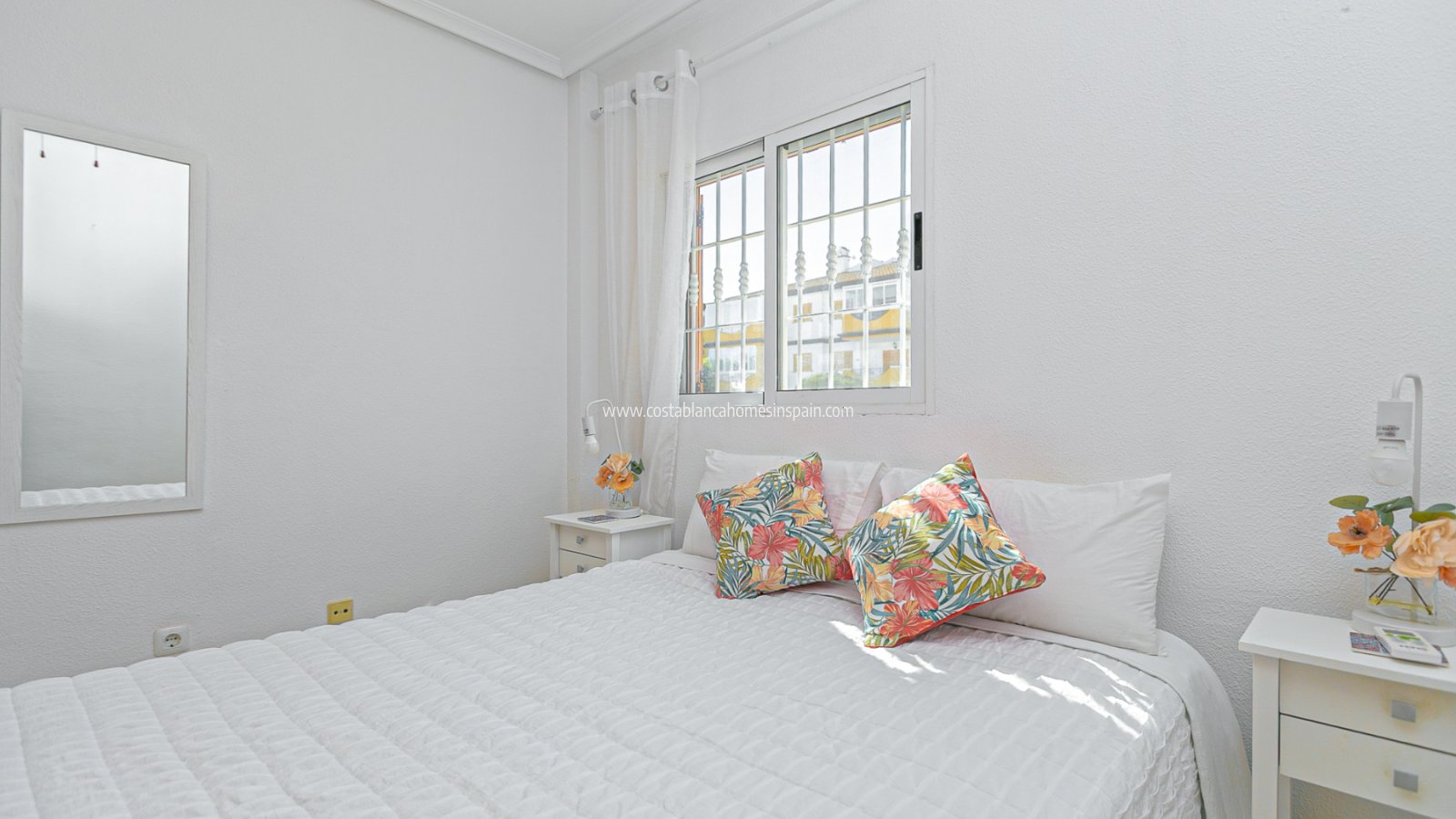 Resale - Semi - Detached Villa - Mil Palmeras - Riomar