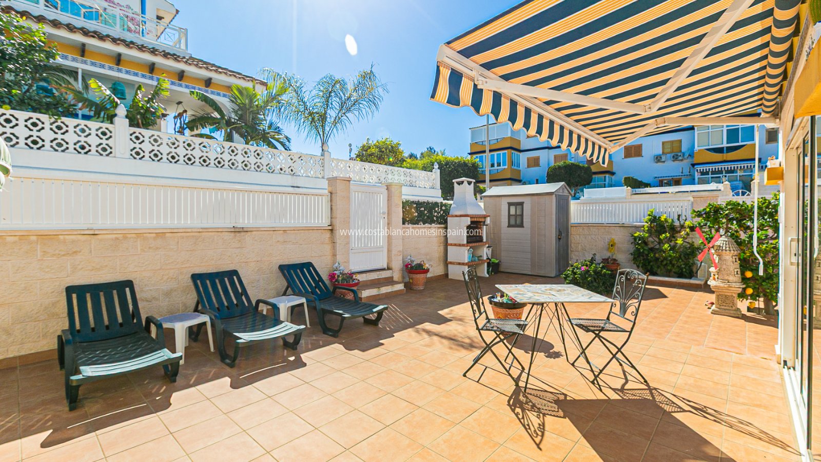 Resale - Semi - Detached Villa - Mil Palmeras - Riomar