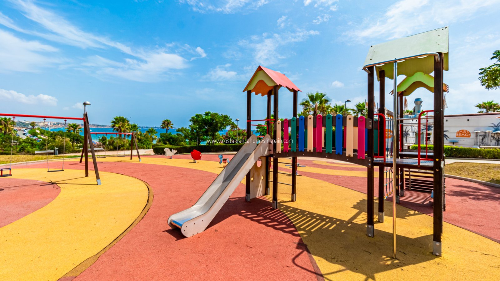 Resale - Semi - Detached Villa - Mil Palmeras - Riomar