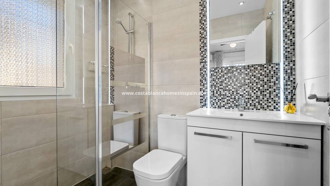 Resale - Semi - Detached Villa - Orihuela Costa - La Zenia