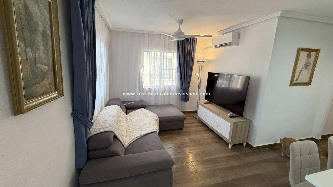 Resale - Semi - Detached Villa - Orihuela Costa - La Zenia