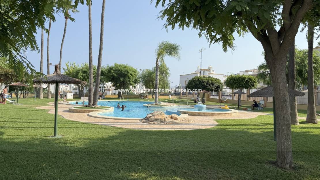 Resale - Semi - Detached Villa - Orihuela Costa - La Zenia