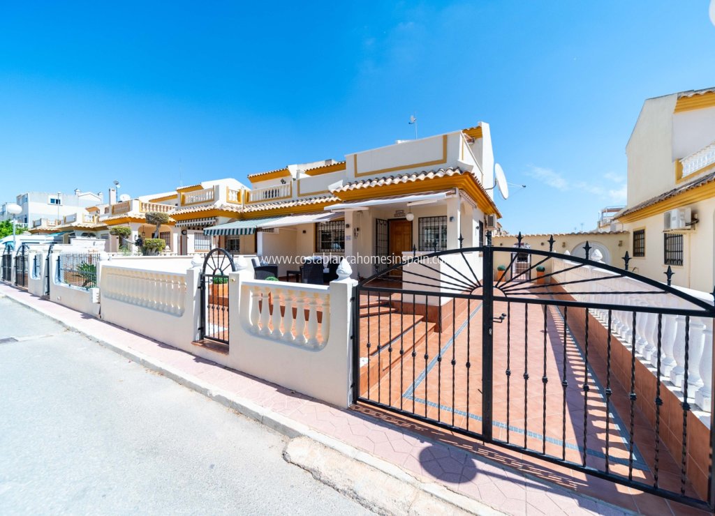 Resale - Semi - Detached Villa - Playa Flamenca - Costa Blanca South