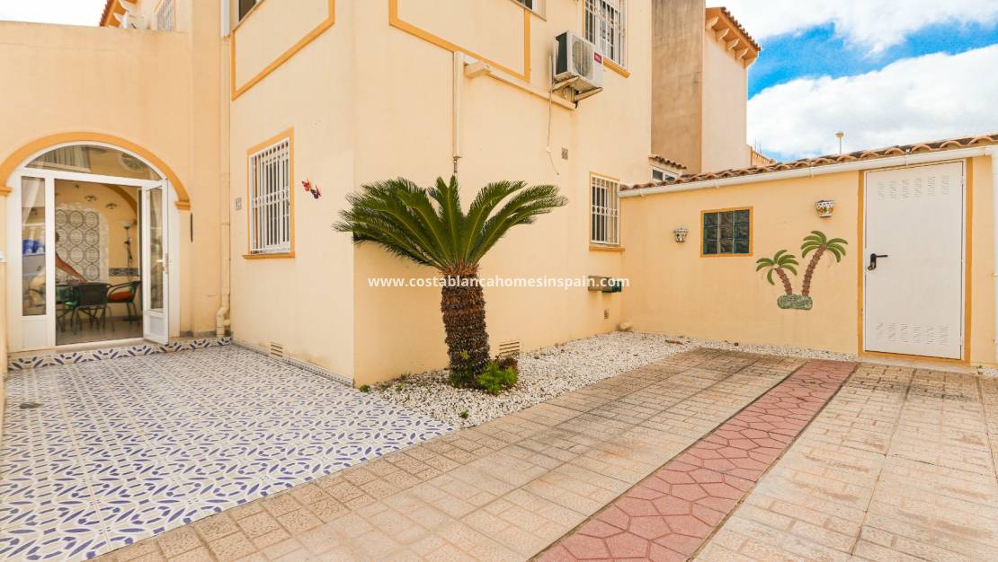 Resale - Semi - Detached Villa - Playa Flamenca - Costa Blanca South