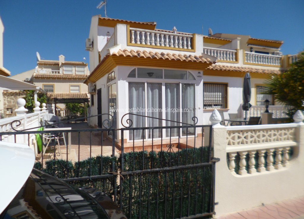 Resale - Semi - Detached Villa - Playa Flamenca - Orihuela Costa
