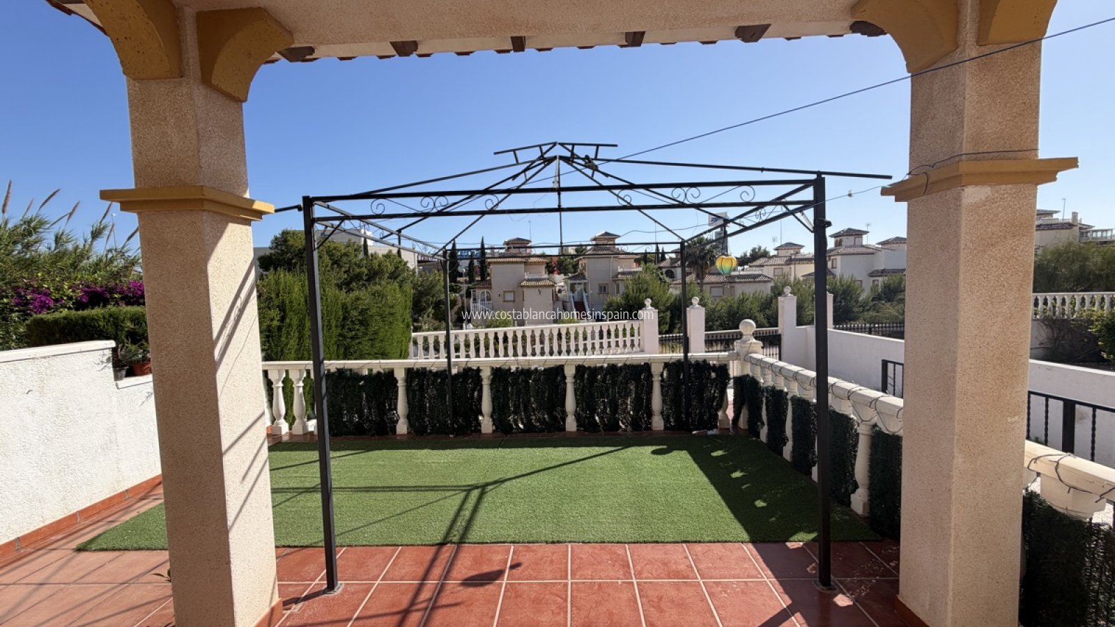 Resale - Semi - Detached Villa - Playa Flamenca - Orihuela Costa