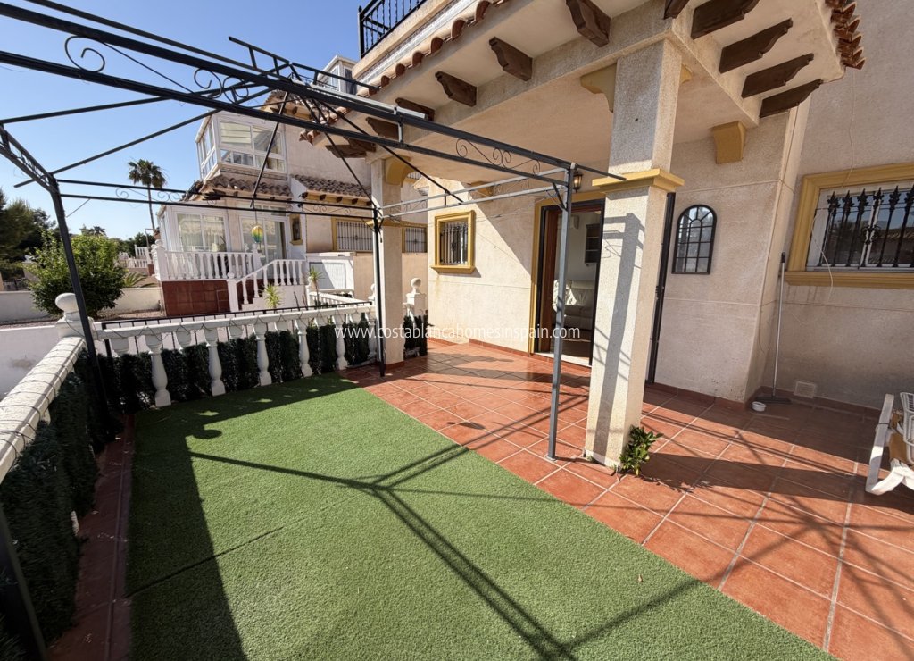 Resale - Semi - Detached Villa - Playa Flamenca - Orihuela Costa