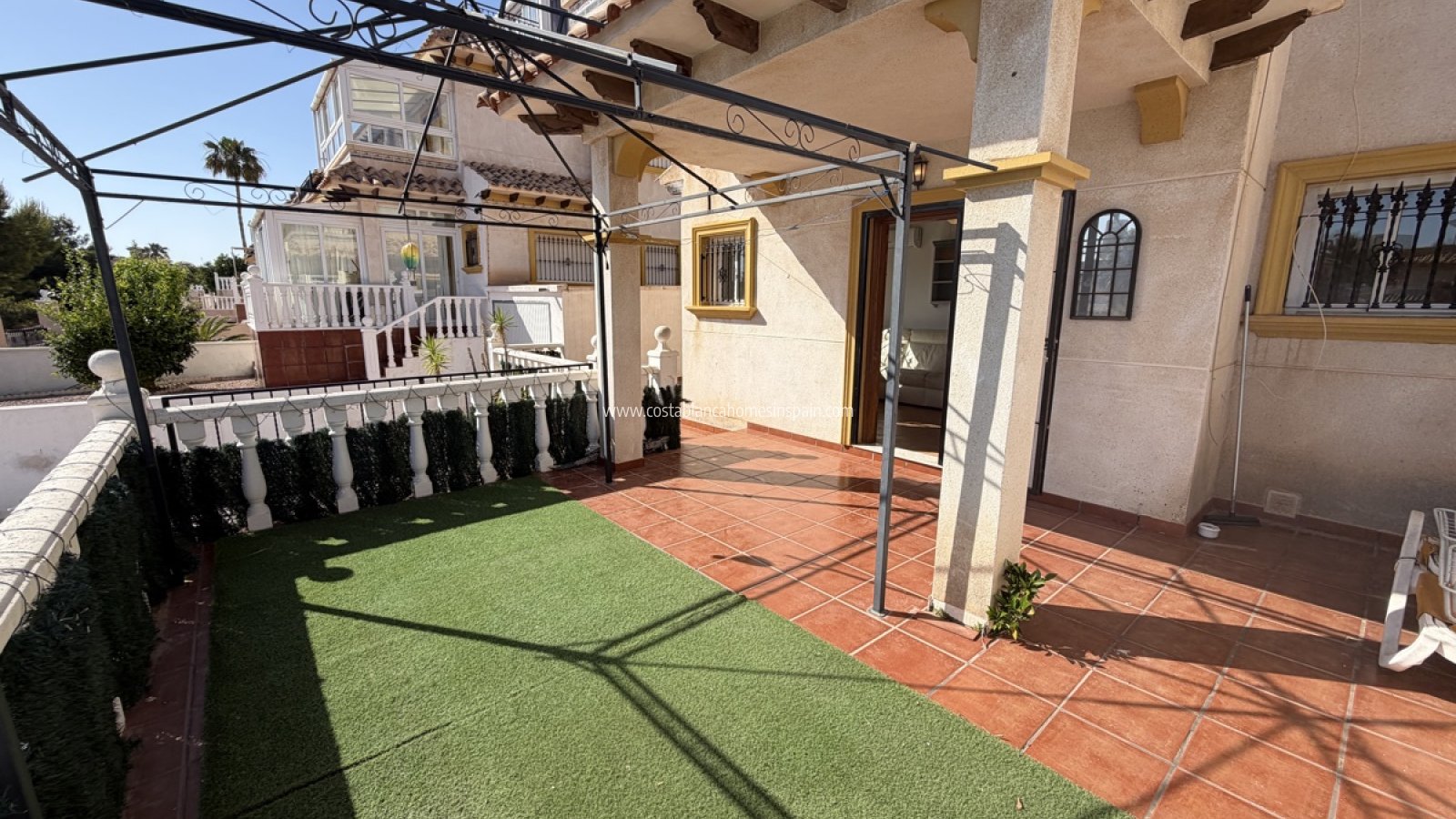 Resale - Semi - Detached Villa - Playa Flamenca - Orihuela Costa