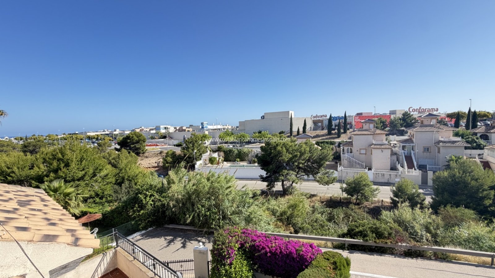 Resale - Semi - Detached Villa - Playa Flamenca - Orihuela Costa
