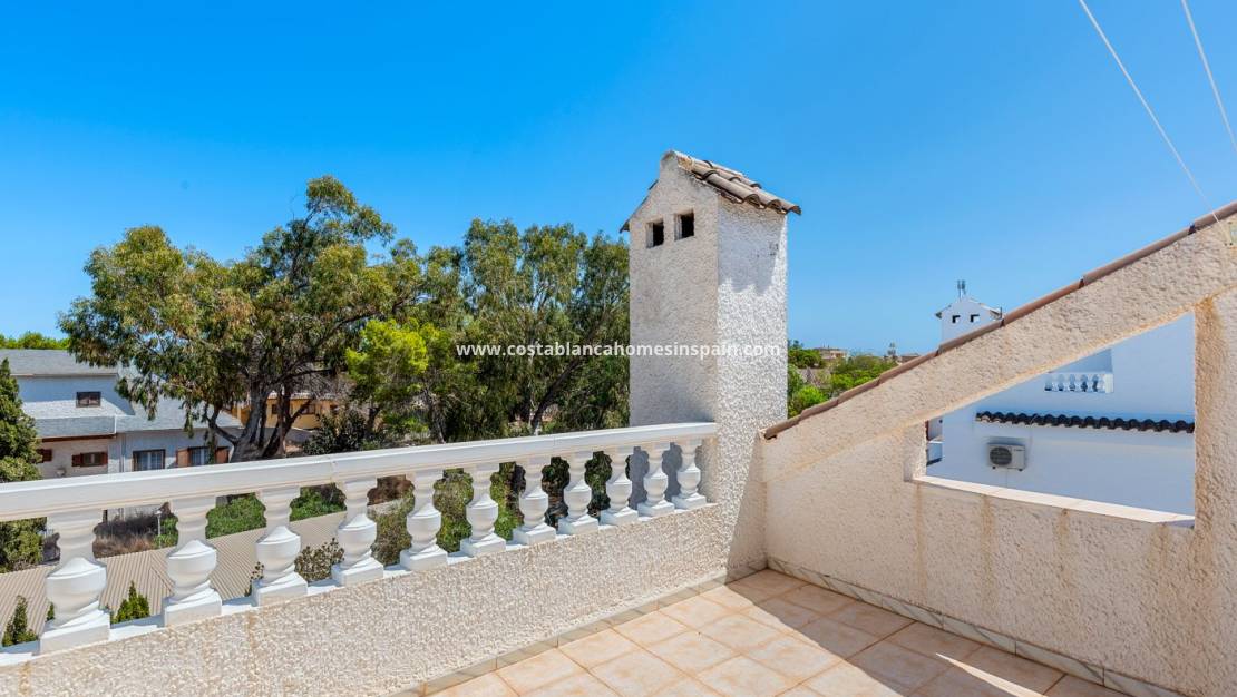Resale - Semi - Detached Villa - Punta Prima