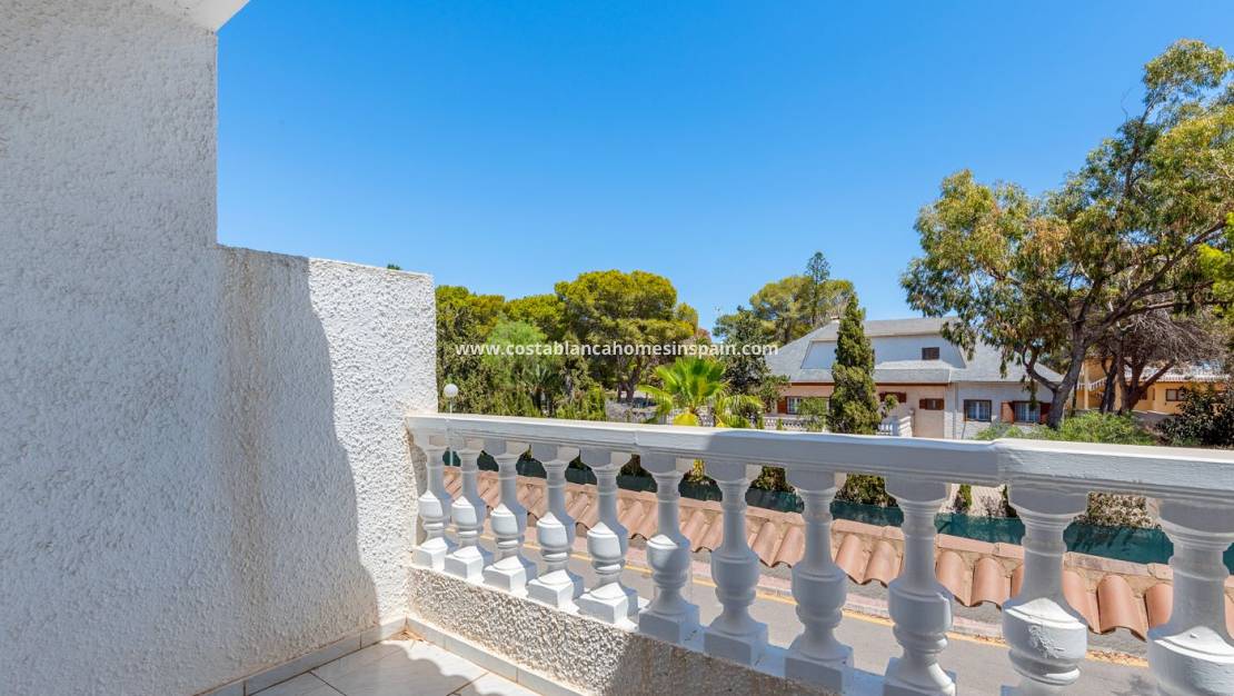 Resale - Semi - Detached Villa - Punta Prima