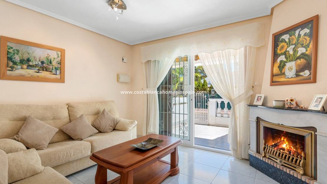 Resale - Semi - Detached Villa - Punta Prima