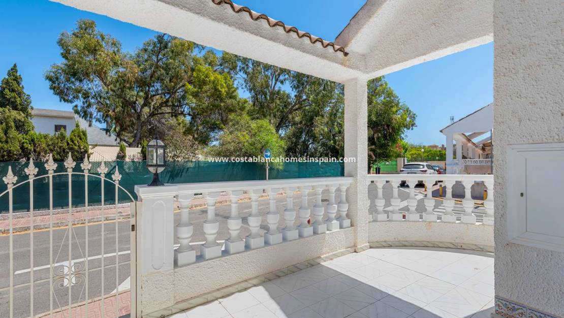 Resale - Semi - Detached Villa - Punta Prima