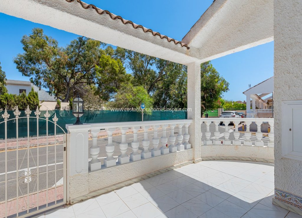 Resale - Semi - Detached Villa - Punta Prima