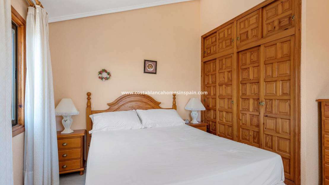 Resale - Semi - Detached Villa - Punta Prima