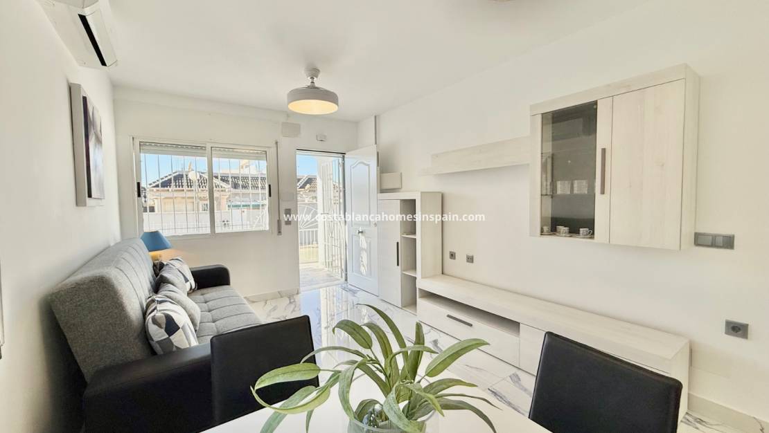 Resale - Semi - Detached Villa - Torrevieja - El chaparral