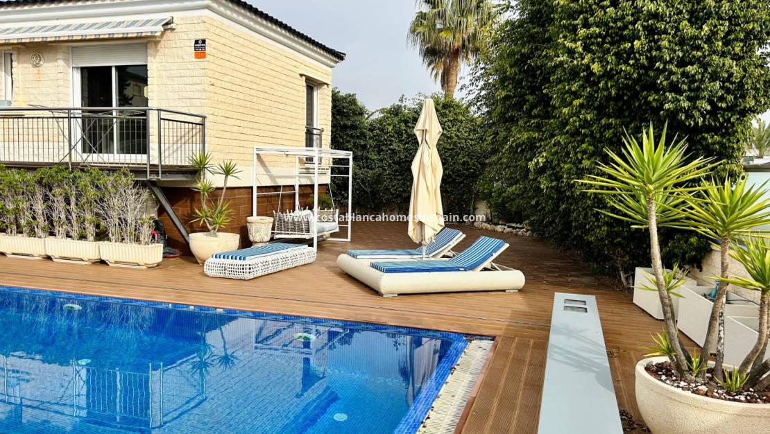 Resale - Semi - Detached Villa - Torrevieja - La Mata