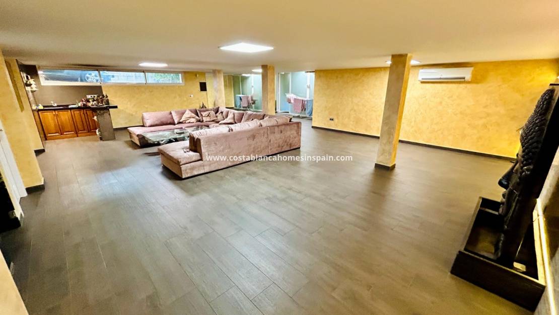 Resale - Semi - Detached Villa - Torrevieja - La Mata