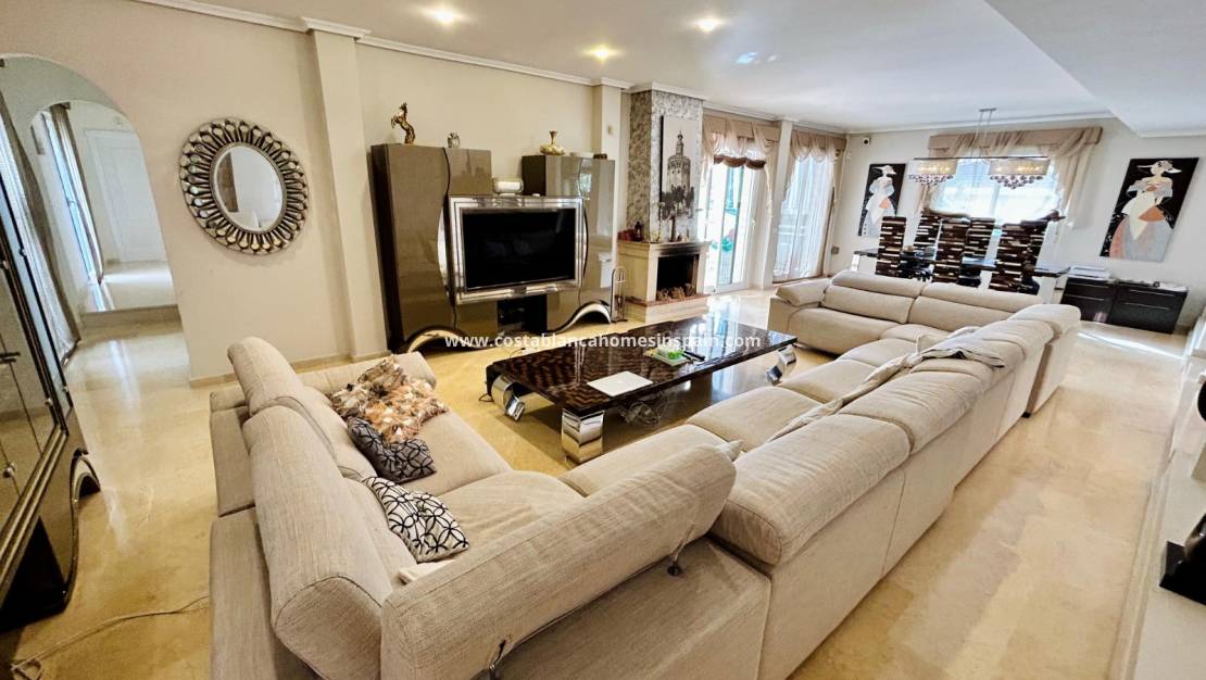 Resale - Semi - Detached Villa - Torrevieja - La Mata