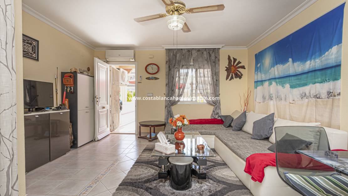 Resale - Semi - Detached Villa - Torrevieja - La Siesta