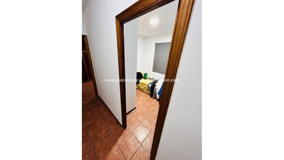 Resale - Semi - Detached Villa - Torrevieja - Playa de los Locos