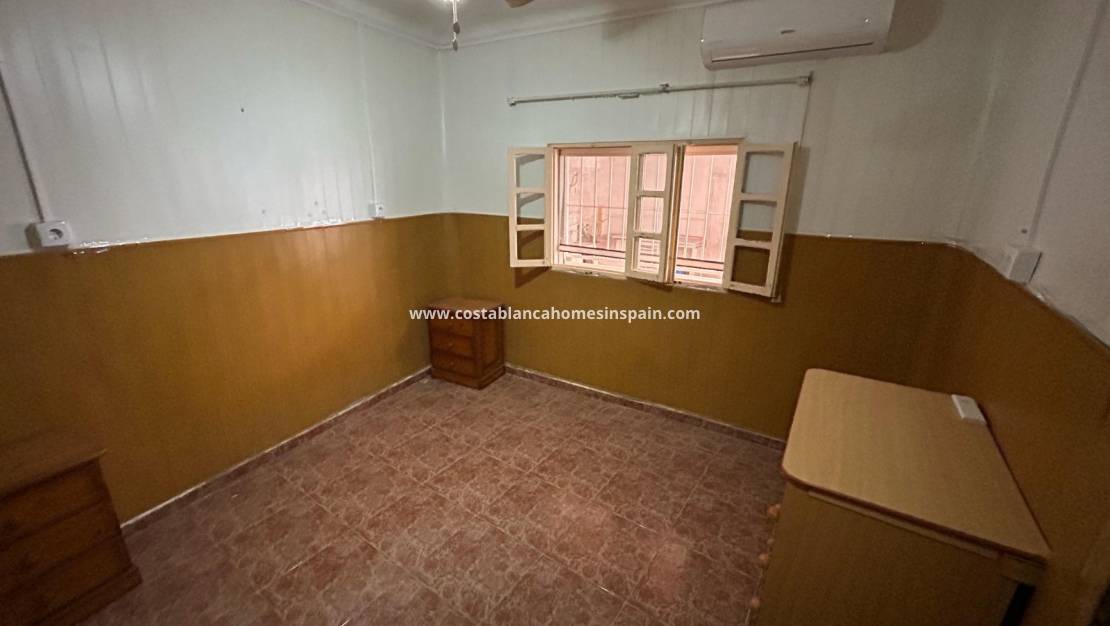 Resale - Semi - Detached Villa - Torrevieja - Torrevieja City Center