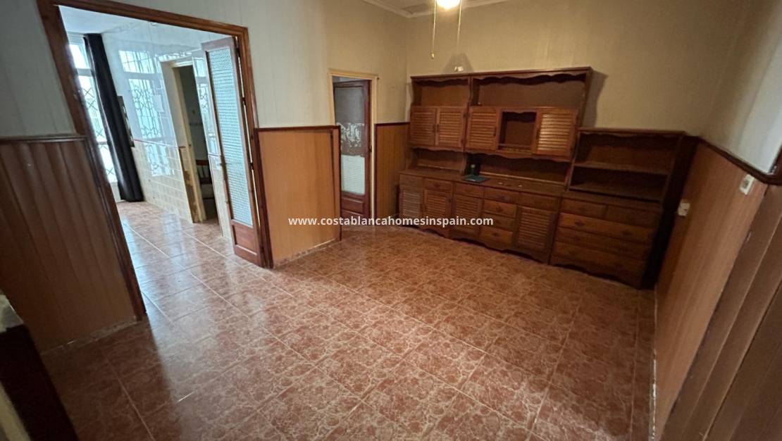 Resale - Semi - Detached Villa - Torrevieja - Torrevieja City Center