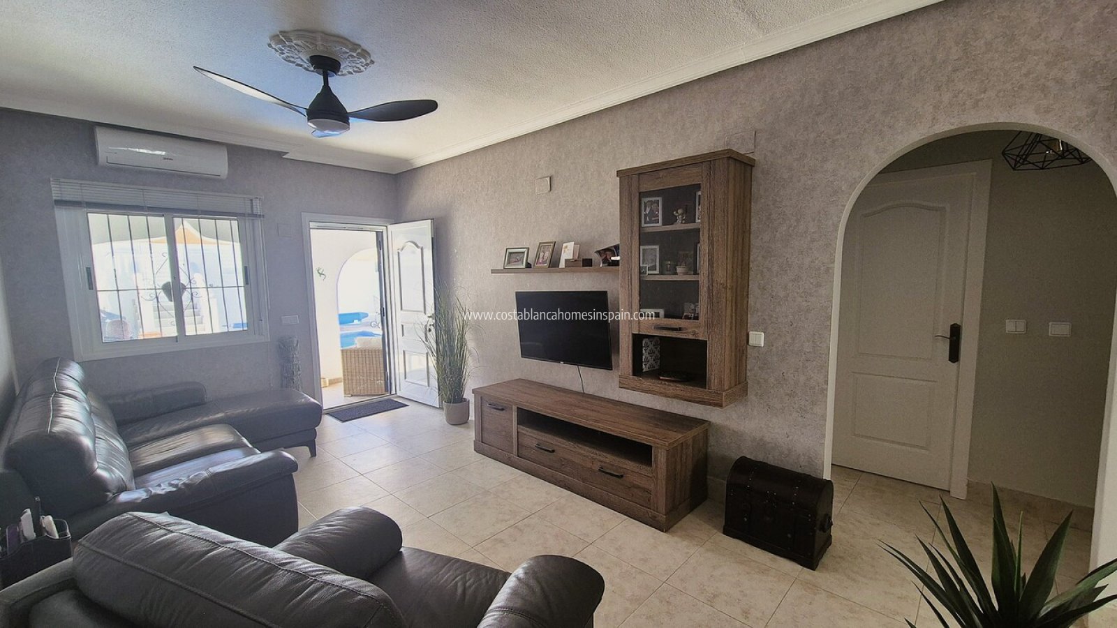 Resale - Semi - Detached Villa - Villamartin - Costa Blanca