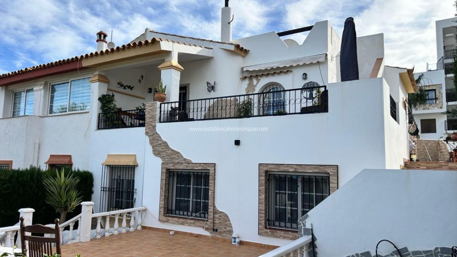 Resale - Semi - Detached Villa - Villamartin