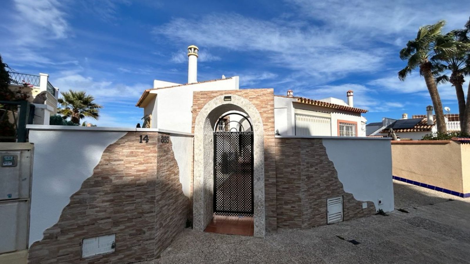 Resale - Semi - Detached Villa - Villamartin