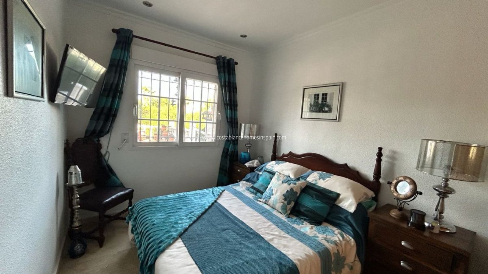 Resale - Semi - Detached Villa - Villamartin