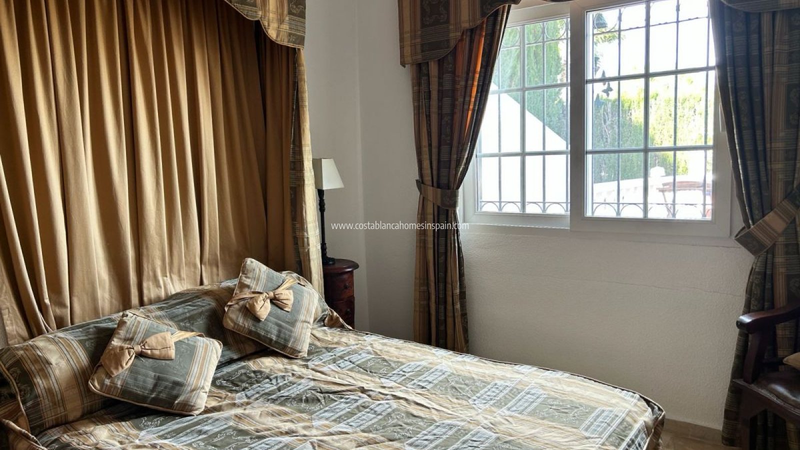 Resale - Semi - Detached Villa - Villamartin