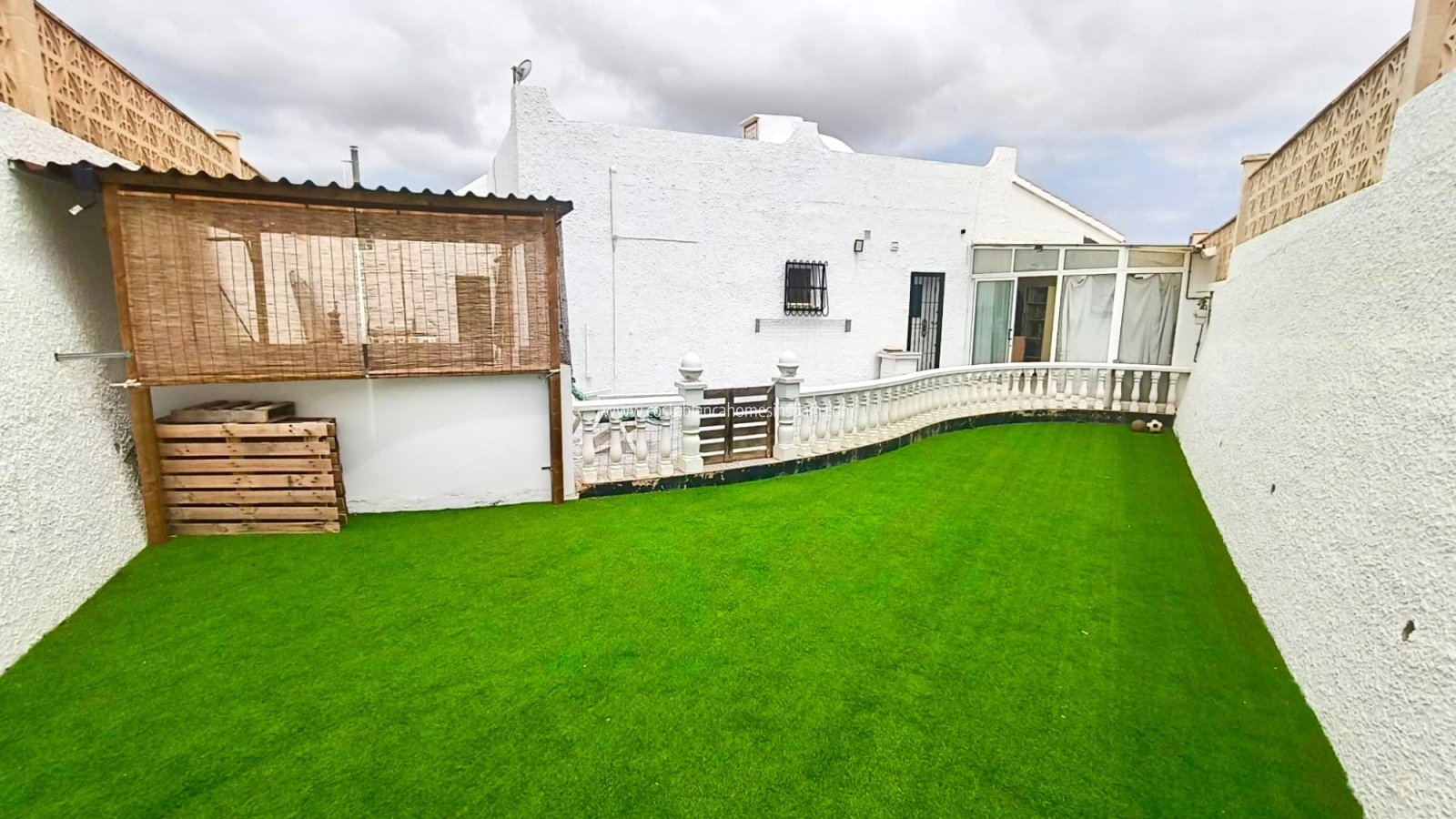Resale - Semi - Detached Villa - Villamartin