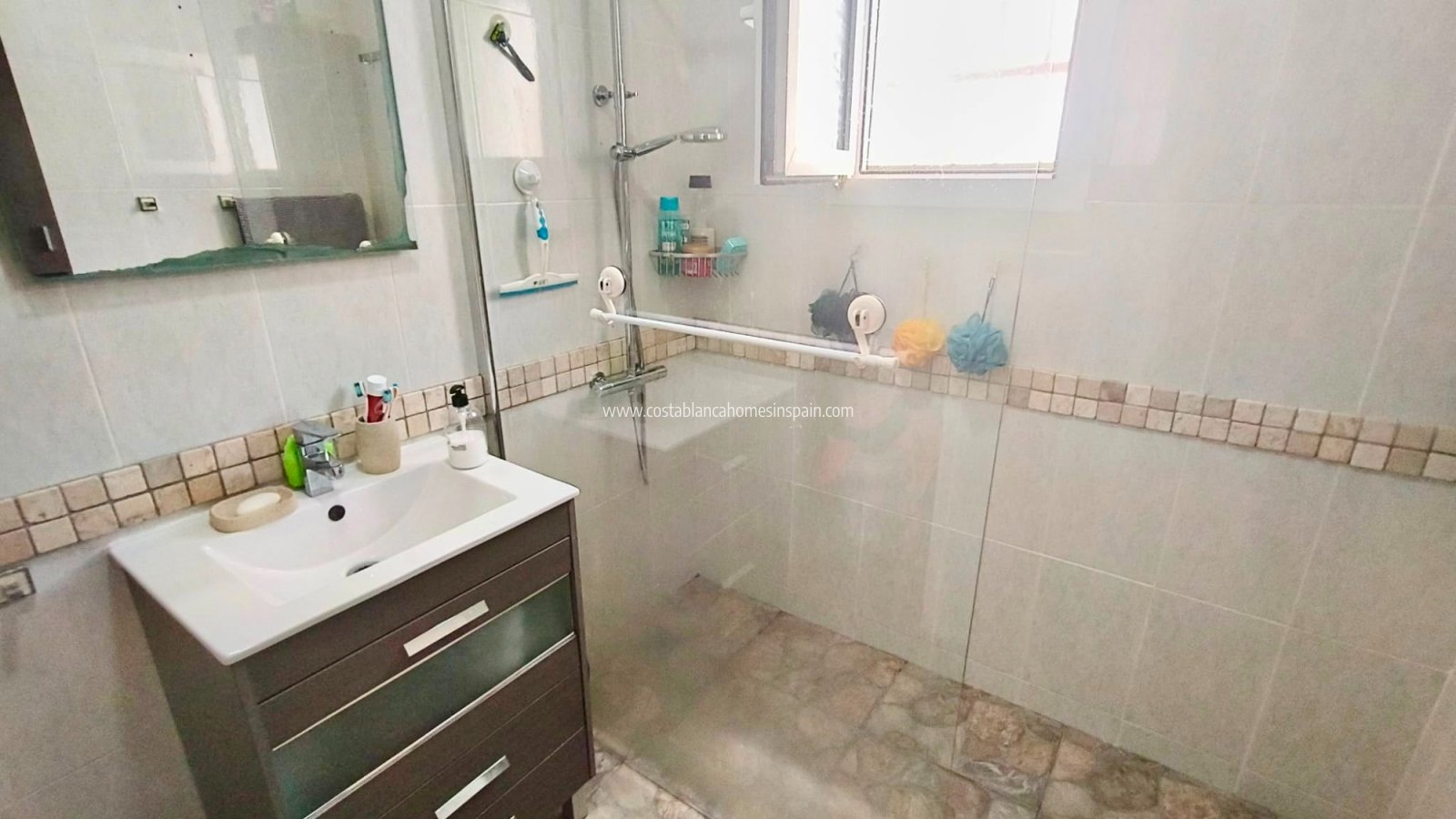 Resale - Semi - Detached Villa - Villamartin