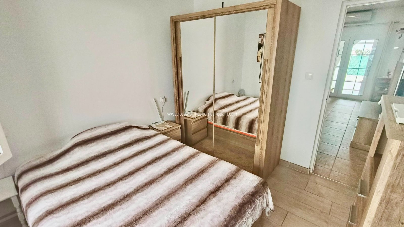 Resale - Semi - Detached Villa - Villamartin