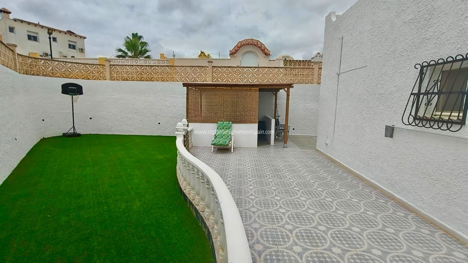 Resale - Semi - Detached Villa - Villamartin