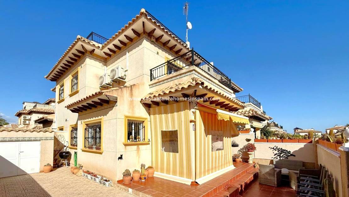 Resale - Semi - Detached Villa - Villamartin