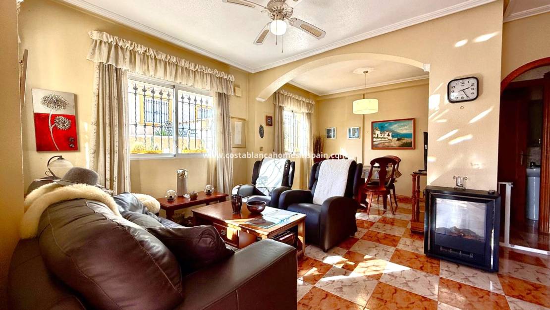 Resale - Semi - Detached Villa - Villamartin