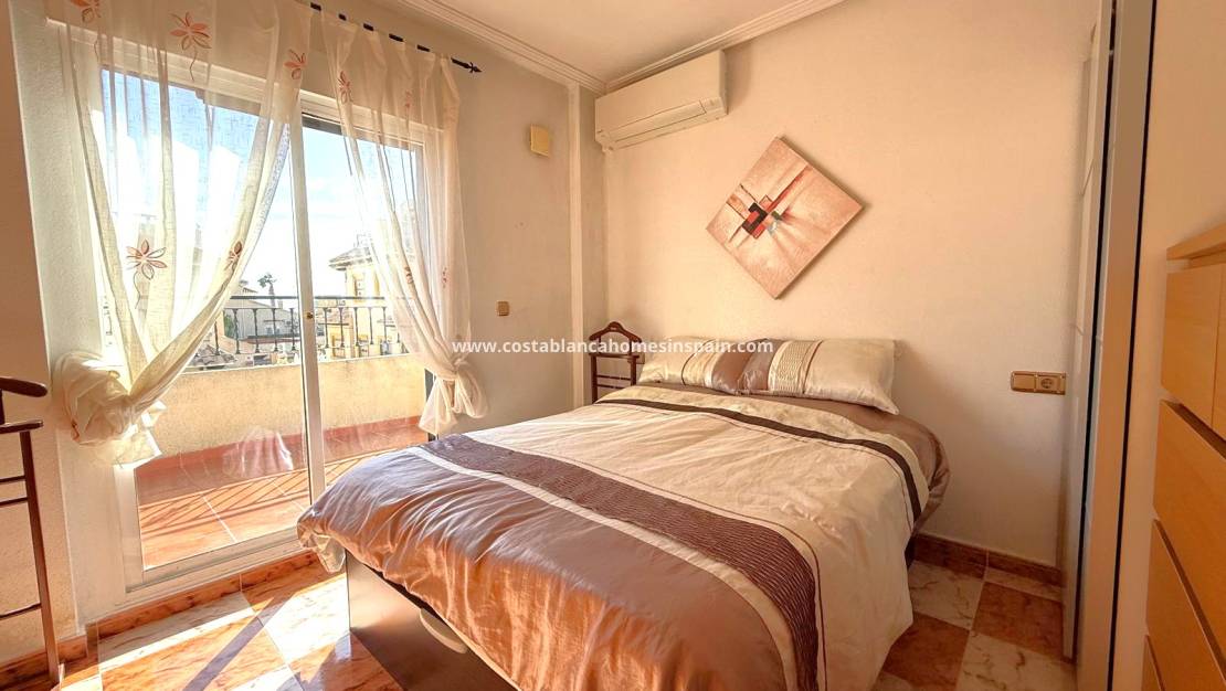 Resale - Semi - Detached Villa - Villamartin