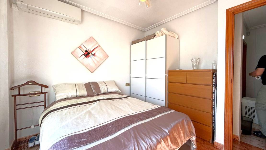 Resale - Semi - Detached Villa - Villamartin