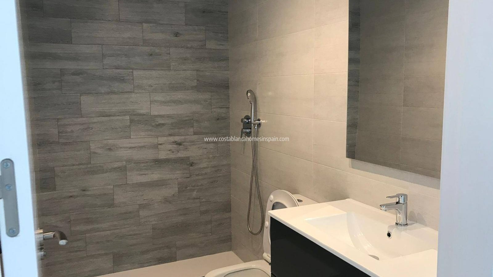 Resale - Townhouse - Daya Vieja