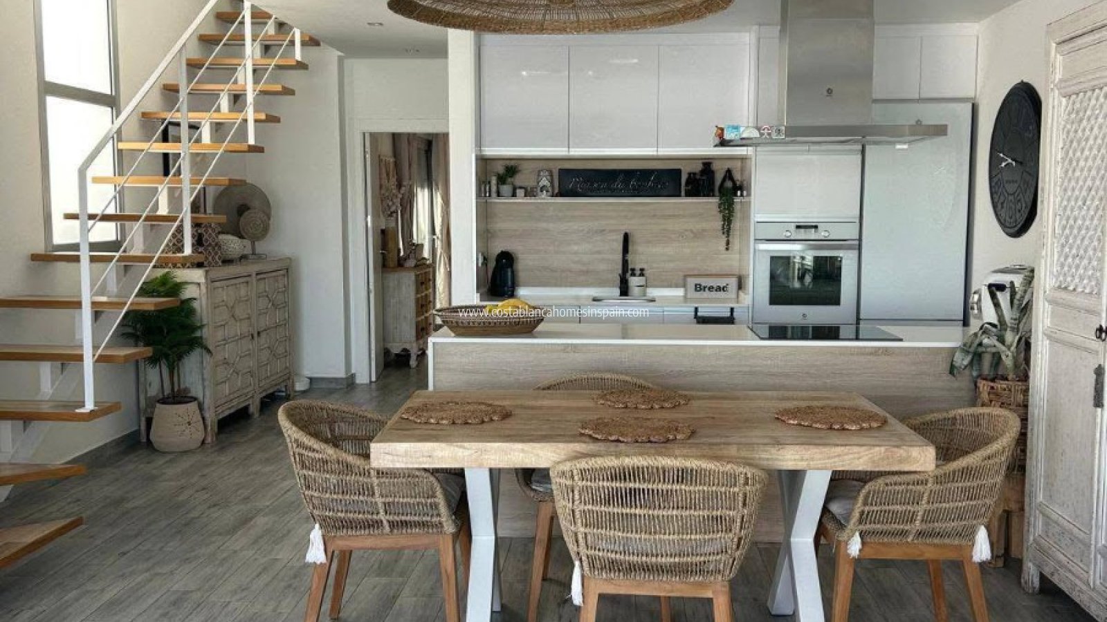 Resale - Townhouse - Daya Vieja