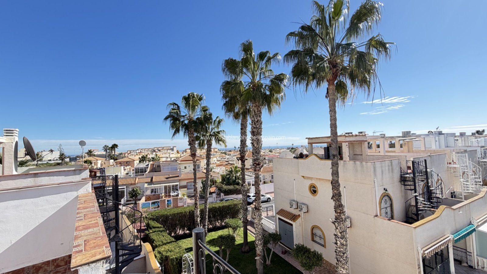 Resale - Townhouse - La Florida