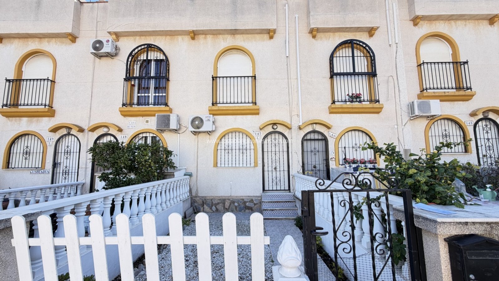 Resale - Townhouse - La Florida