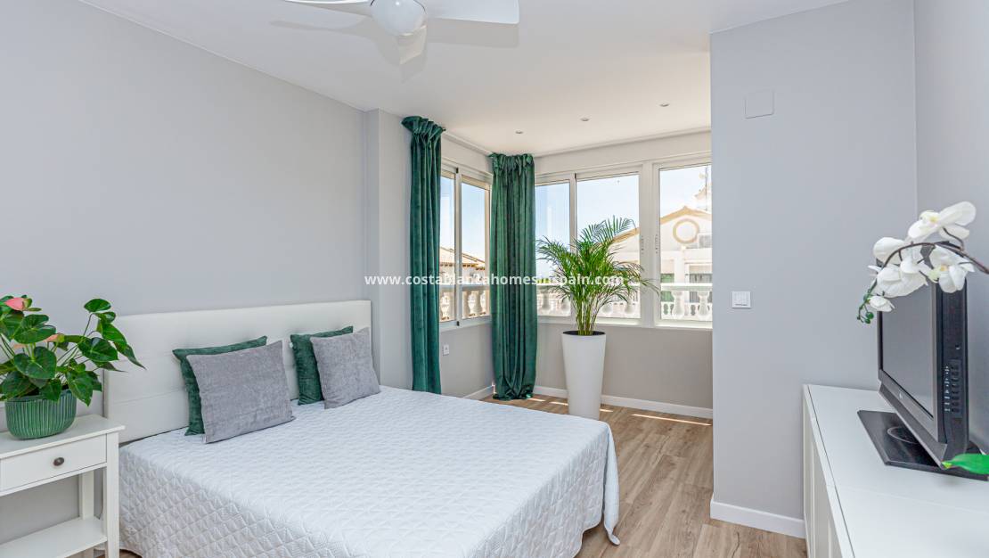 Resale - Townhouse - Los Altos